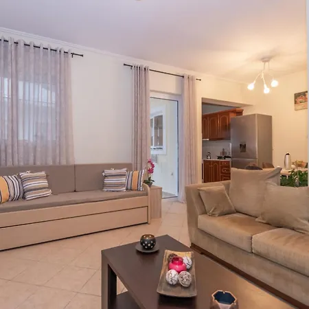 Mira Apartament *